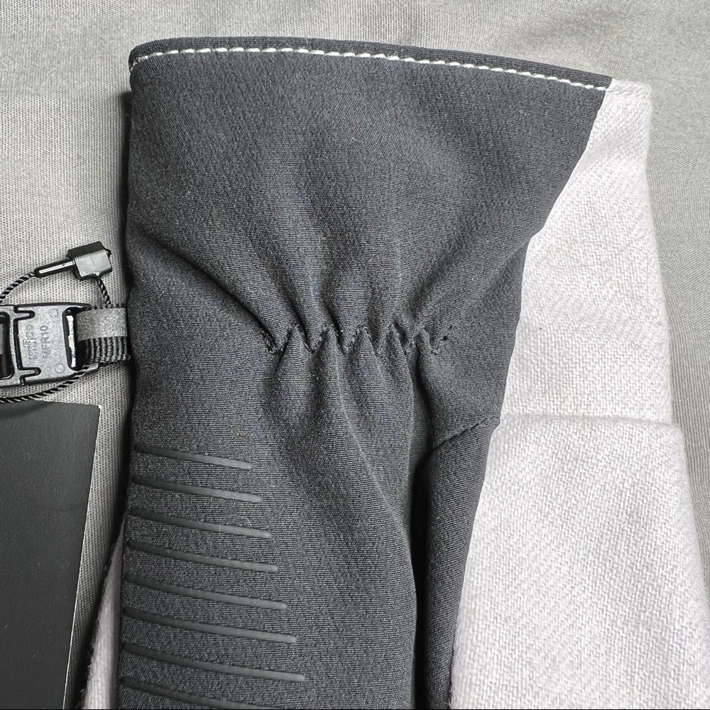 Lululemon City Keeper Gloves NWT L/XL Light Grey (HRLC) *Fleece Lined - Picture 12 of 17